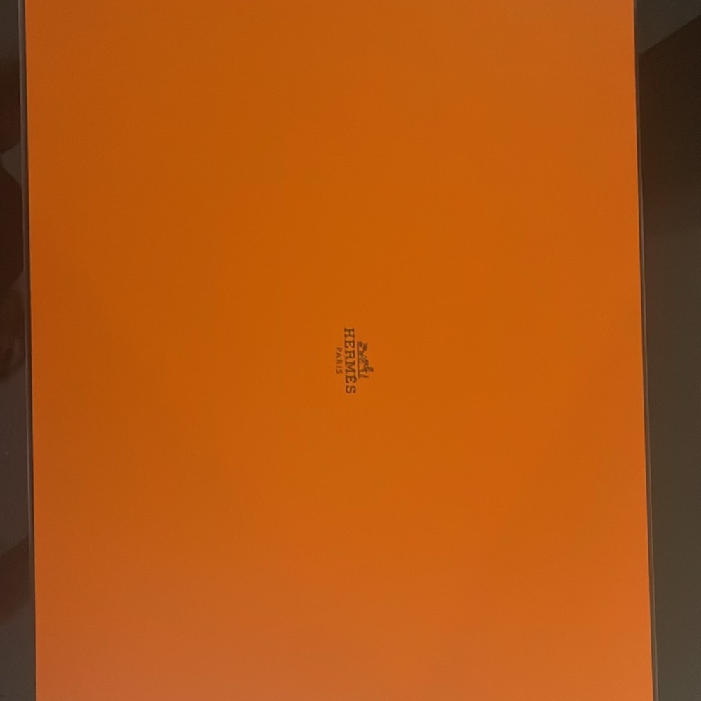 Stop and read 💯 Authentic New Hermès bag- Has been stolen 🛑by breaking in - Picture 3 of 3
